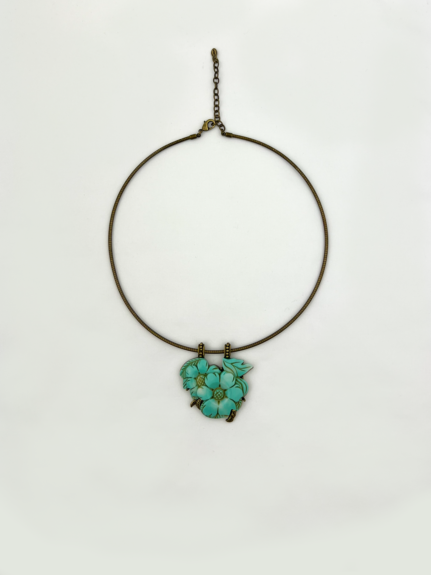 Seafoam Flower Brass Choker