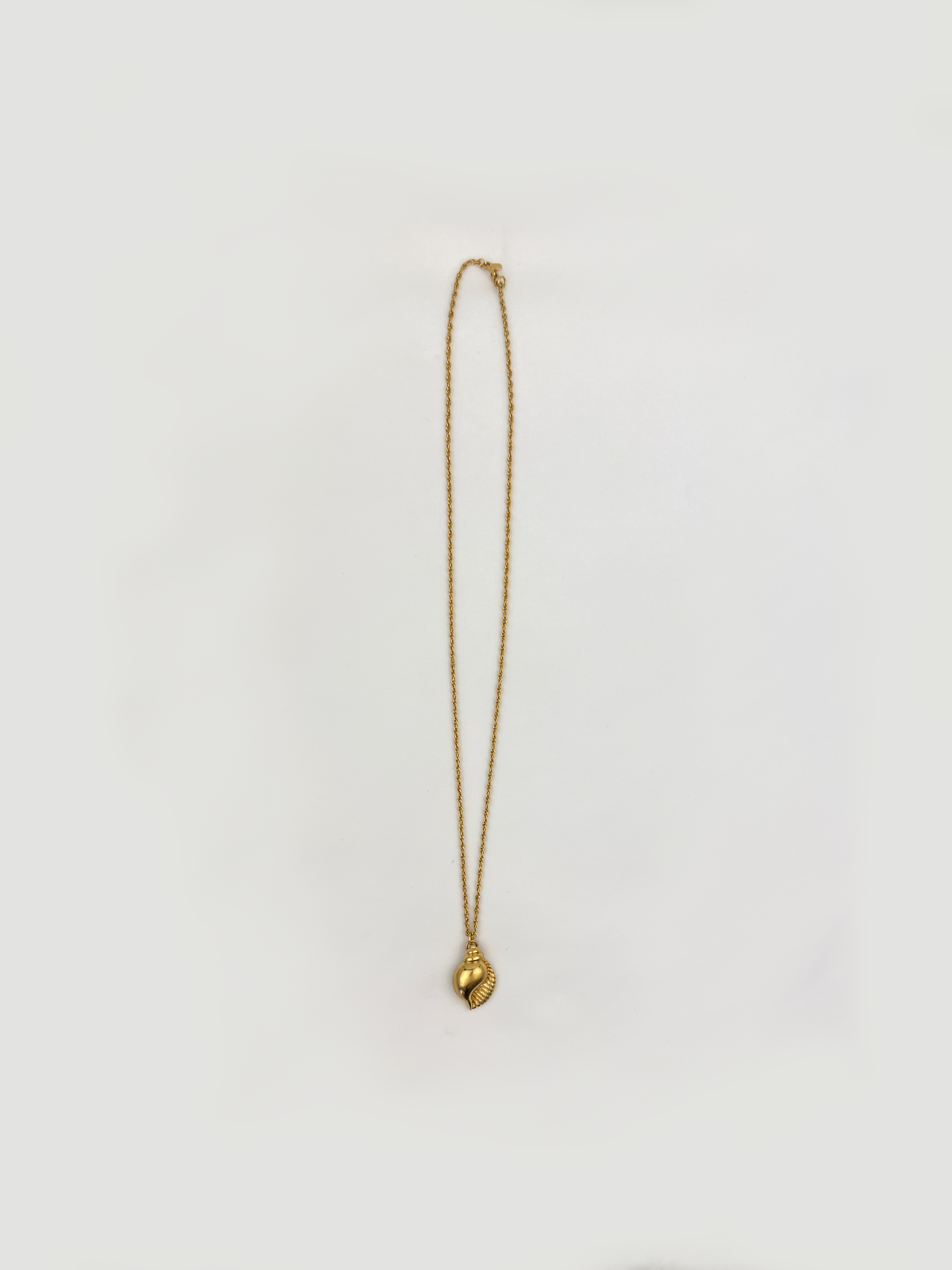 Shell Pendant Necklace
