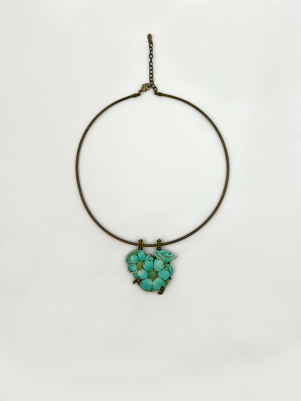 Seafoam Flower Brass Choker