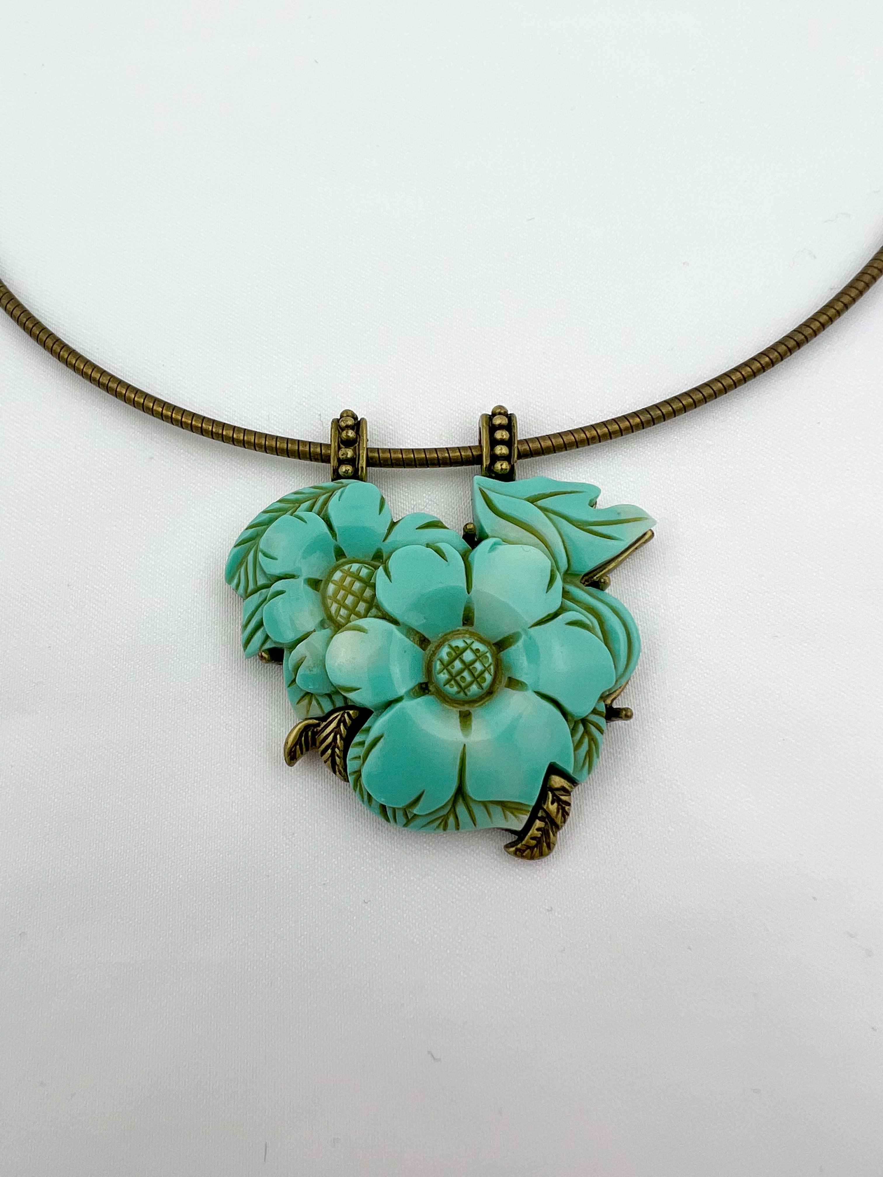 Seafoam Flower Brass Choker